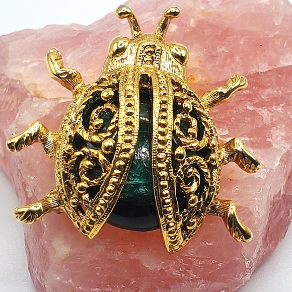 SFJ Jewelry - SfJ Vintage gold & malachite stone brooch amazing! Pin green filigree